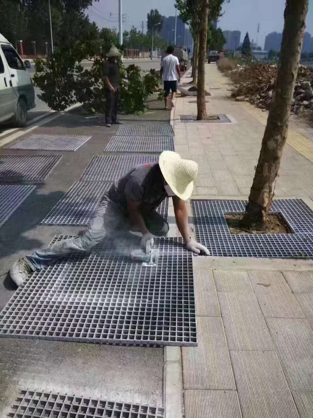 玻璃钢格栅对比其他材质的格栅优势是什么呢？